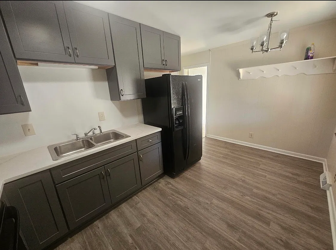 2 bed, 825 sqft, $1,200 — Photo 3