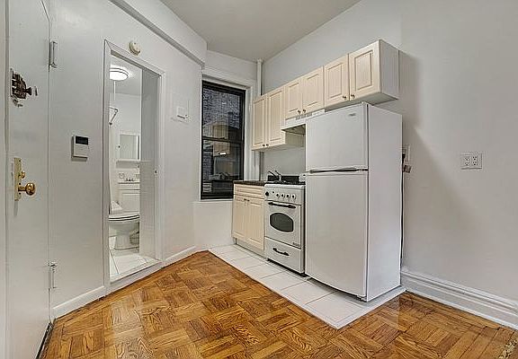 2nd image of 107 E 88th St APT 2FA