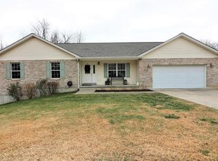 2212 Ashton Hills Ct, Washington, MO 63090