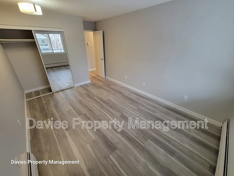 10326 117th St NW #302 — Photo 9