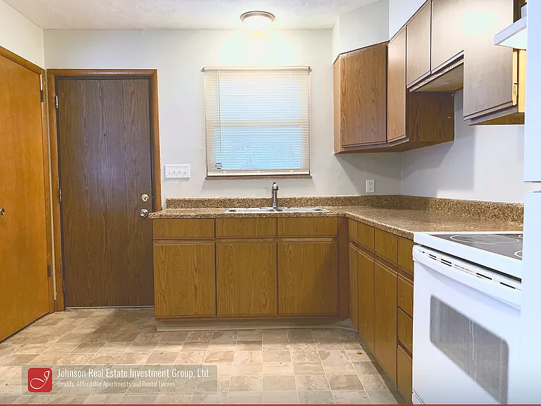 1095 Parma Ave — Photo 2