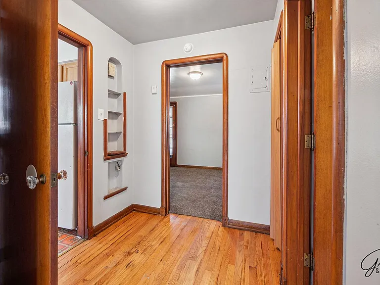 5076 Chalmers St — Photo 15
