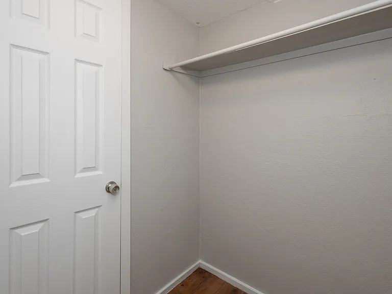 Skylark Apartments — Photo 35
