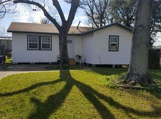 406 S 37th St, Nederland, TX 77627