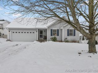 516 Twelve Mile Rd NE, Rockford, MI 49341