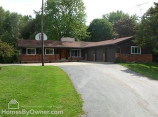 10420 Gordon Rd, Fenton, MI 48430