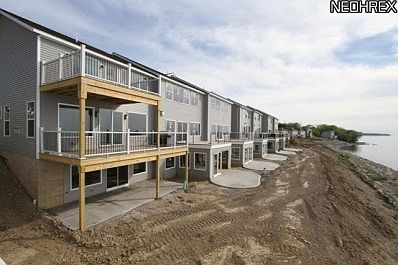 4th image of 9522 Larimar Dr #Bg9w