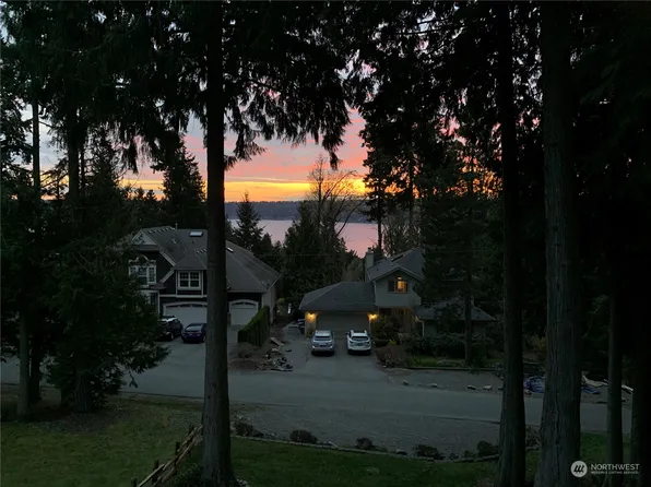 444 210th Avenue NE, Sammamish, WA 98074