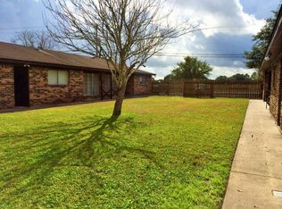 1910 W South St APT 1, Alvin, TX 77511