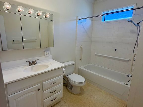 Full bathroom