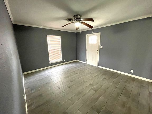 4th image of 1160 Condon St
