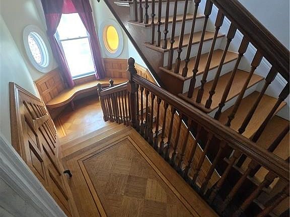 3rd image of 190 Verndale Ave #2
