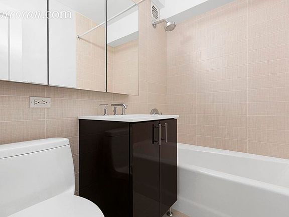 4th image of 333 W 57th St APT 210