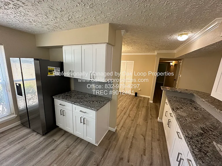 9306 Bollingbrook Dr — Photo 16