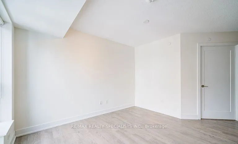 7 Mabelle Ave #2703 — Photo 10