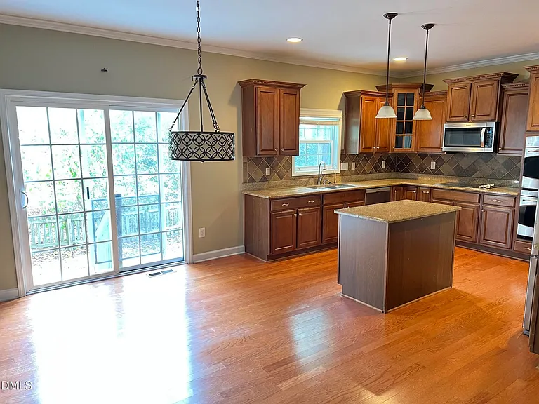936 Bentbury Way — Photo 8