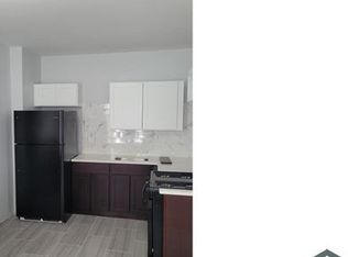 754 S 20th St #1, Newark, NJ 07103