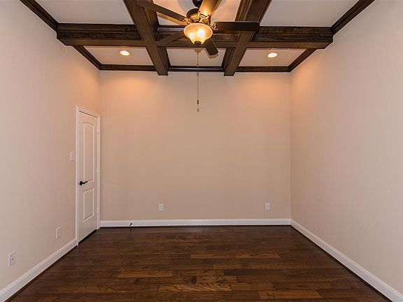 5th image of 106 Hunter Hollow Dr
