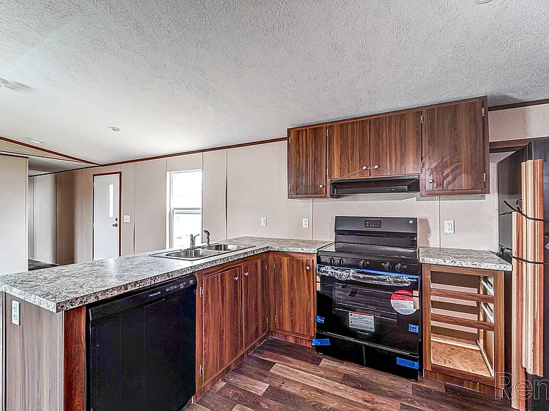 Sycamore Court MHC LLC - Rent to Own — Photo 18