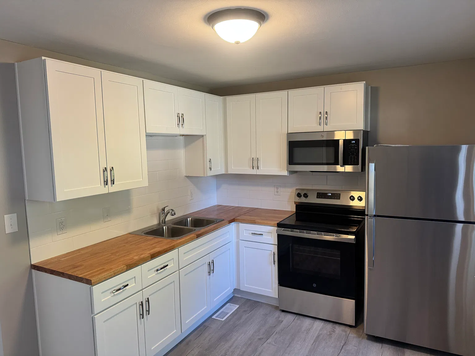 2 bed, 896 sqft, $1,200 — Photo 3