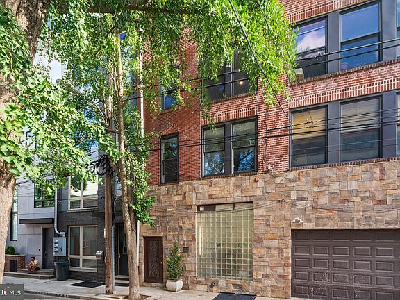 3rd image of 1520 Kater St #Penthouse