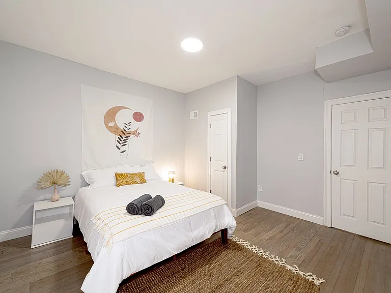 584 Orange Street — Photo 44