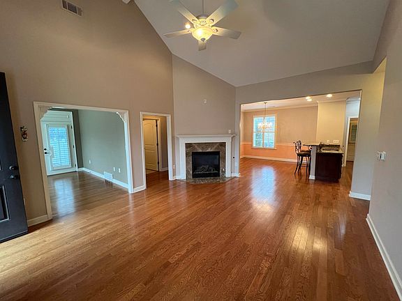 3rd image of 1434 Calumet Farms Dr #5