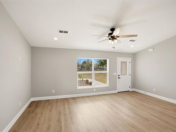 5th image of 1117 McDonald Rd