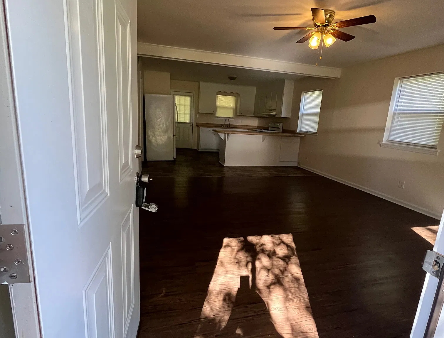 2 bed, $900 — Photo 3