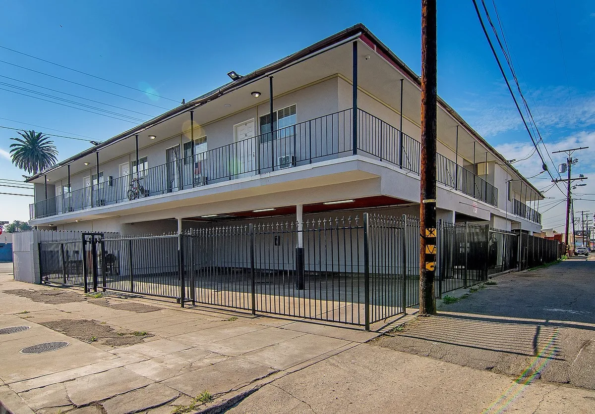 Primary Photo - West Adams Studio Apartments