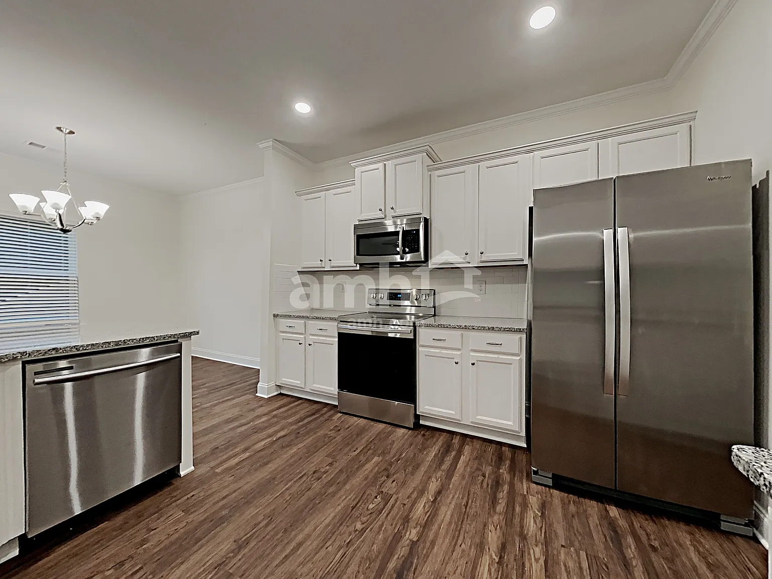 3 bed, 2.5 bath, 2010 sqft, $2,415 — Photo 3