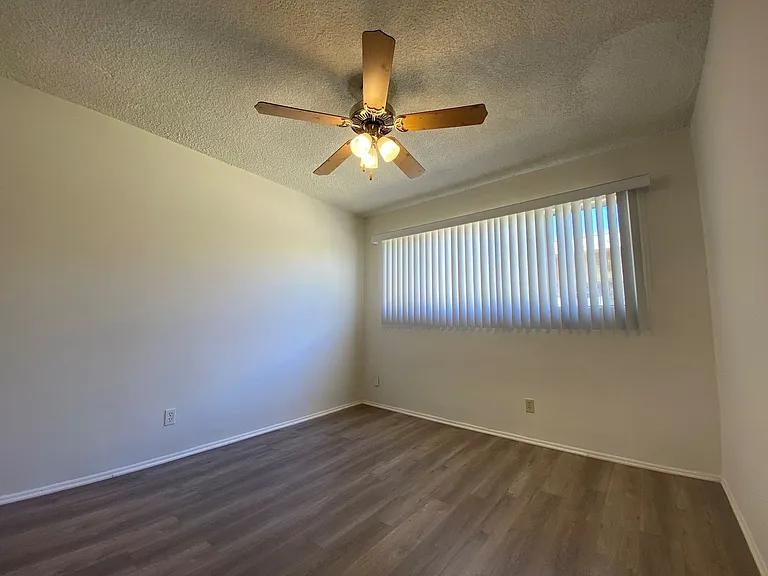 10856 Rose Ave — Photo 7