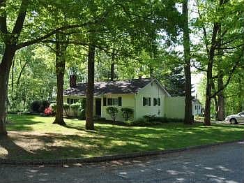 2nd image of 2993 Valley View Rd