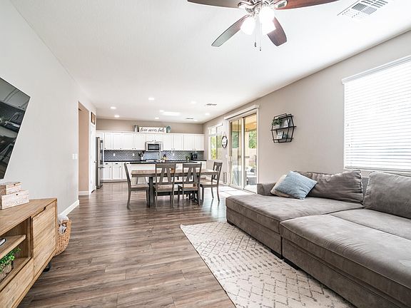 5th image of 947 E WIMPOLE Avenue