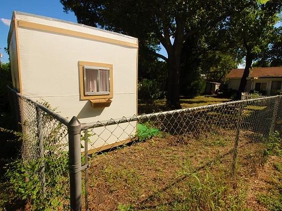 5th image of 304 Briggs St