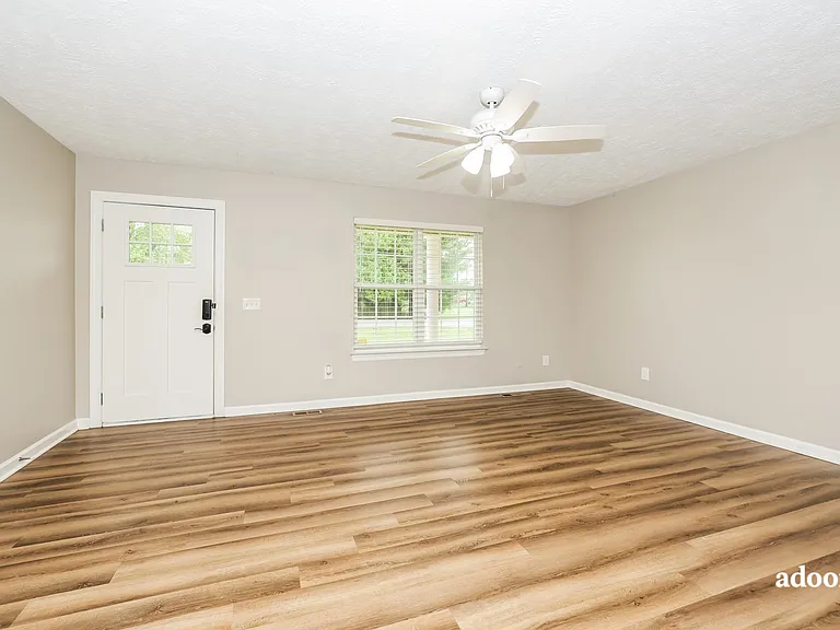 213 Merlin Dr — Photo 5
