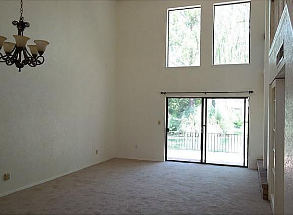 4th image of 713 Lakeshore Dr