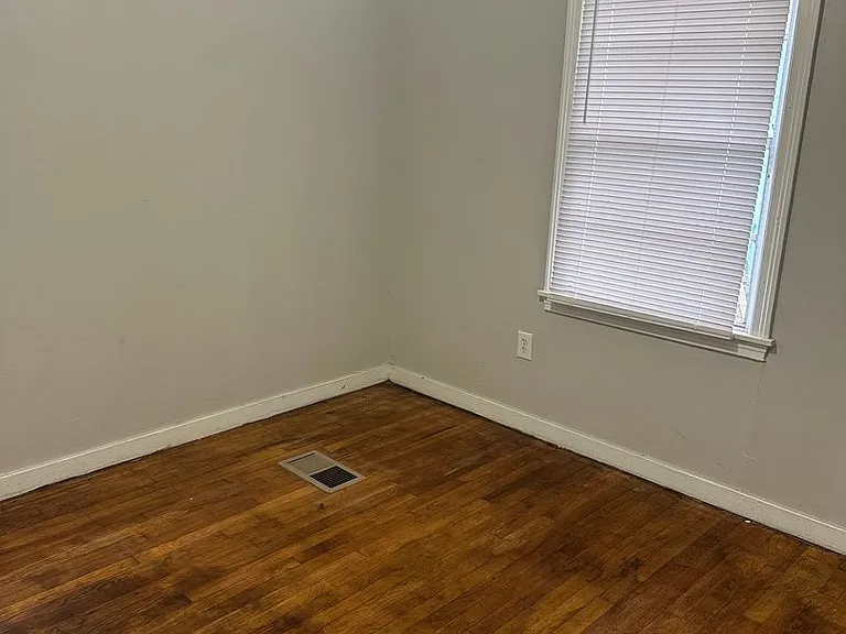 3613 Southland Dr — Photo 5
