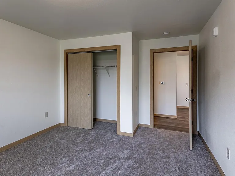 840 7th Ave NE — Photo 9