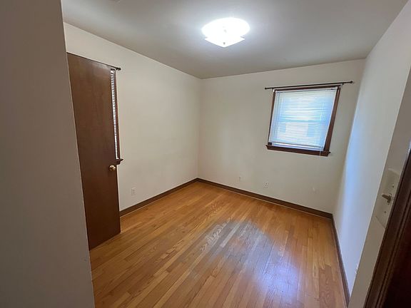 5th image of 7403 Shady Grove Rd