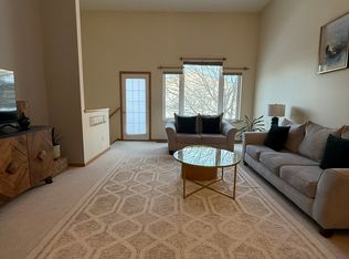 4845 Underwood Ln N UNIT D, Plymouth, MN 55442