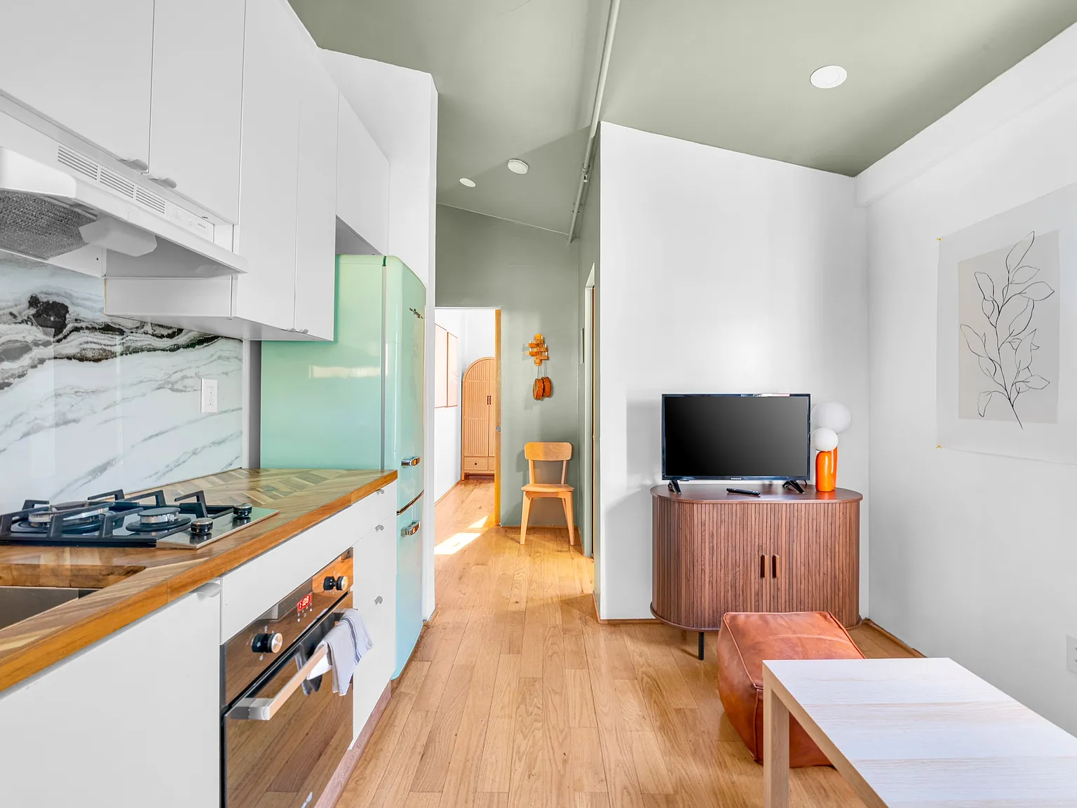 1 bed, $2,400 — Photo 1