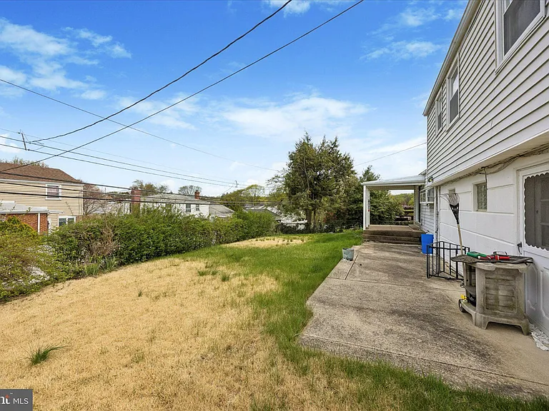 805 Selma St — Photo 13