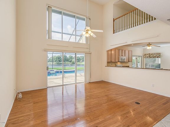 5th image of 796 Autumn Glen Dr