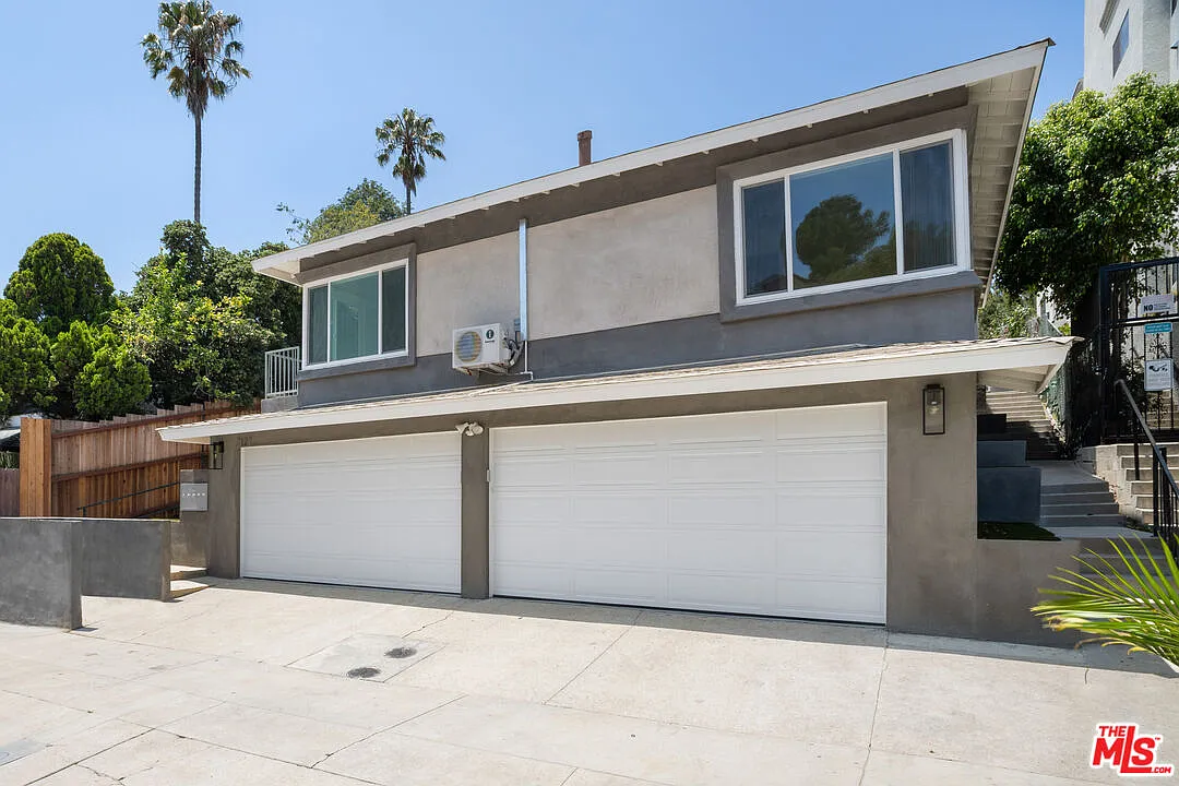 2 bed, 2.0 bath, 1000 sqft, $3,600 — Photo 3