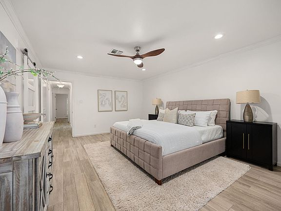 3rd image of 10106 Inwood Dr