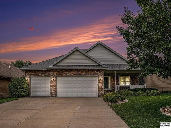 829 S 183rd St, Elkhorn, NE 68022