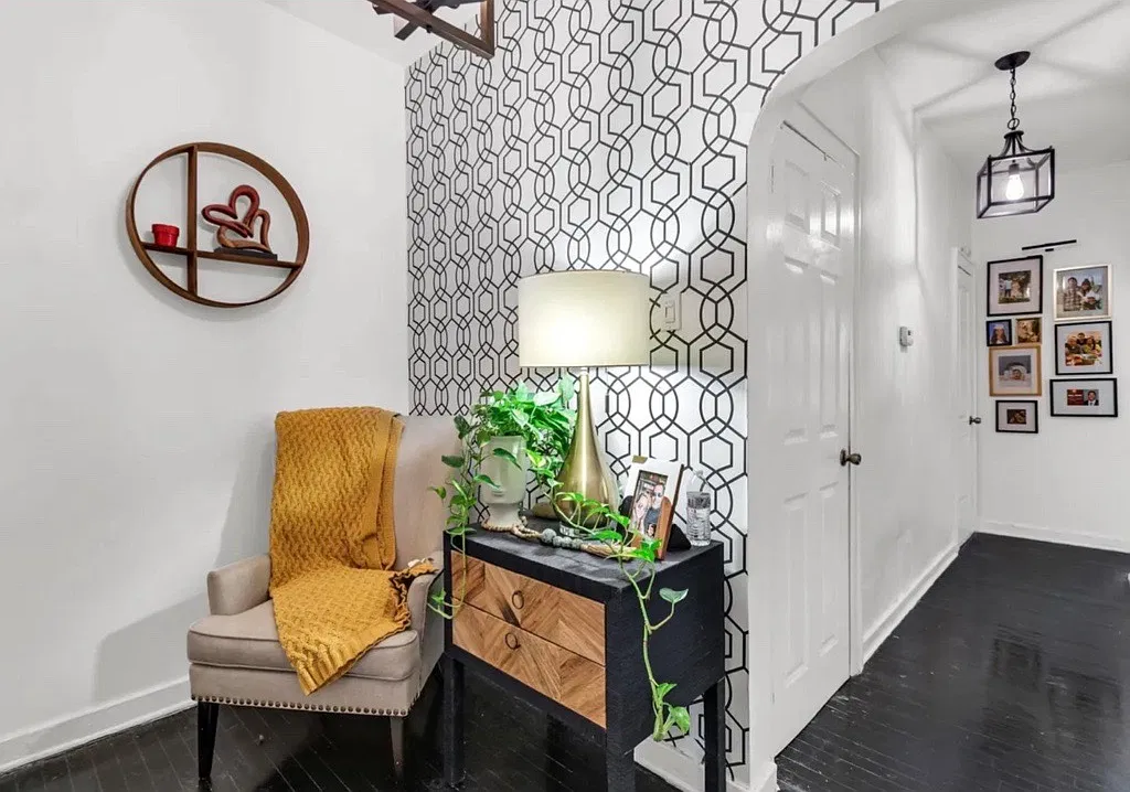 2 bed, 1200 sqft, $2,299 — Photo 2