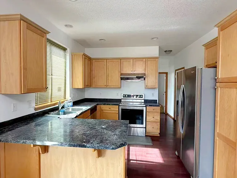 7934 SE Tibbetts St — Photo 3