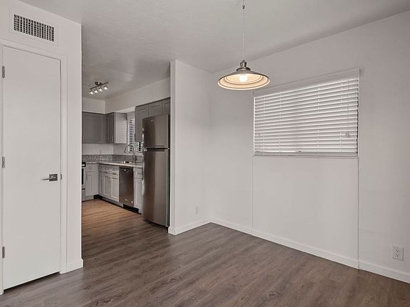 5th image of 5601 E 5th St #5-5601-5122